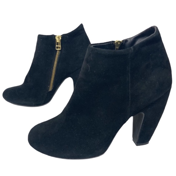 Steve Madden Black suede heeled ankle booties